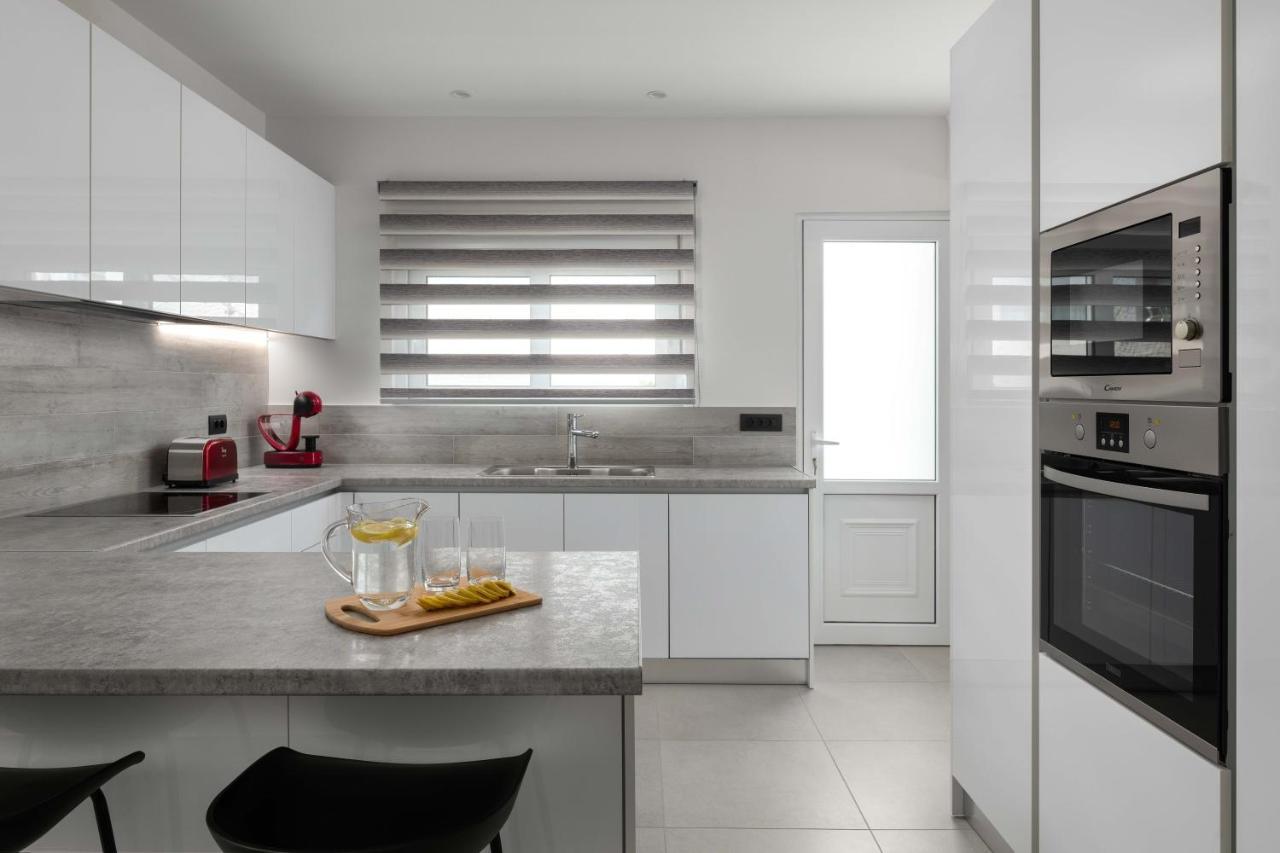 Kallia Sea Breeze - 3 Bedroom Apartment Rhodes City Bagian luar foto