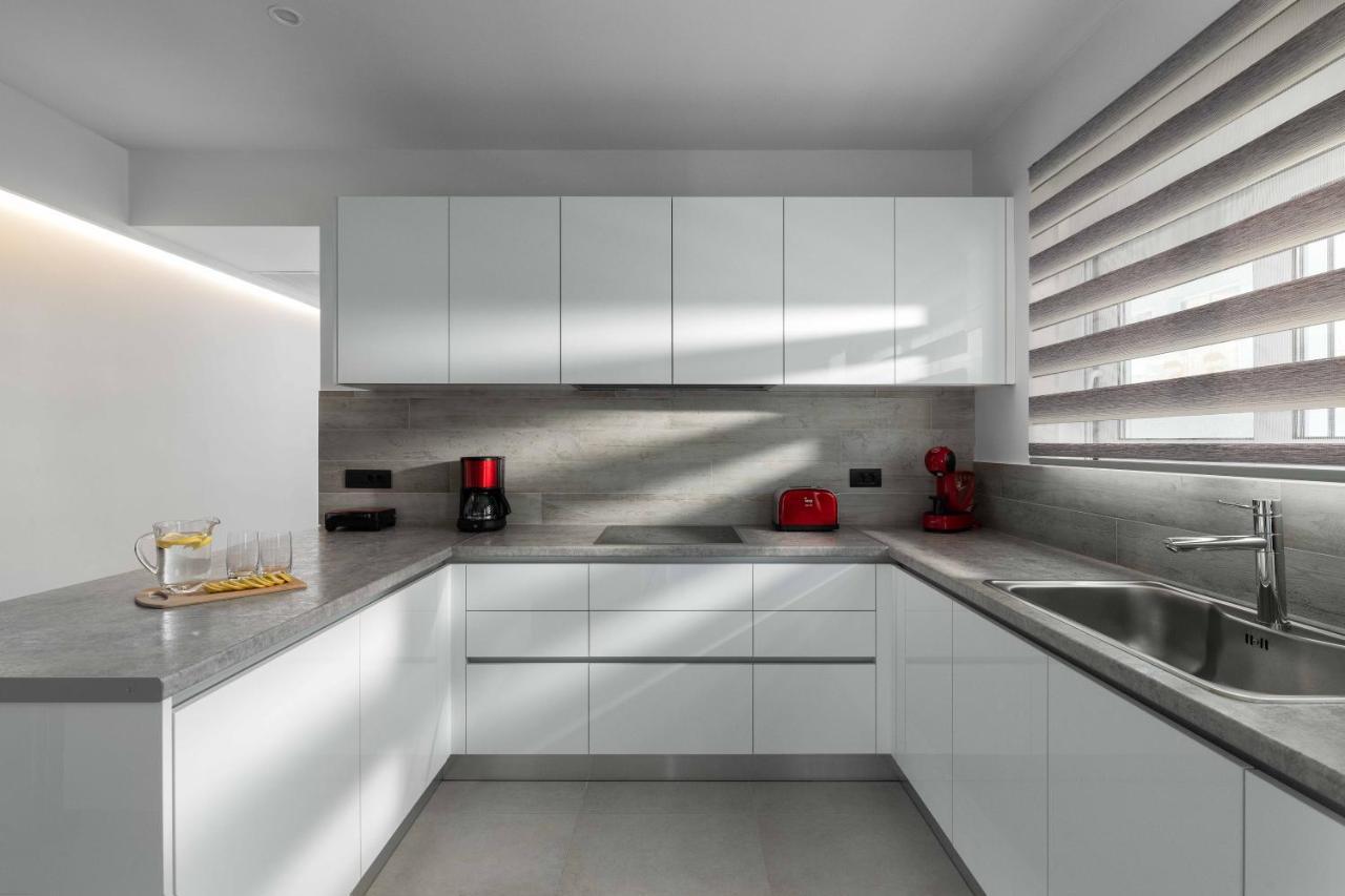 Kallia Sea Breeze - 3 Bedroom Apartment Rhodes City Bagian luar foto